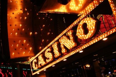 Casino Hold'em live dealer table on mpo4d slot